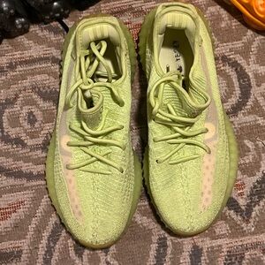 Yeezy Boost 350v2 Glow. Work Once. Excellent condition